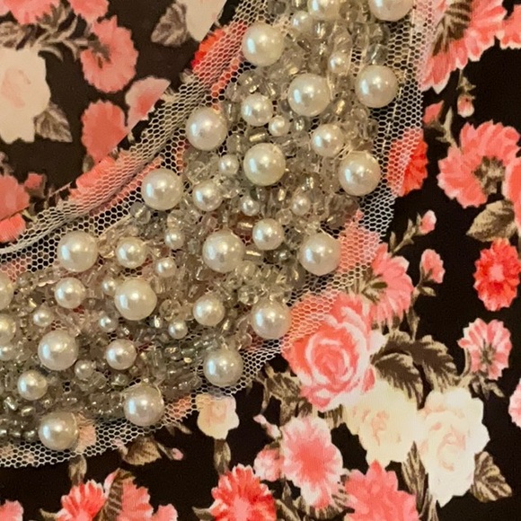 Fun and dressy, super comfy bejeweled floral tank! - Picture 2 of 6